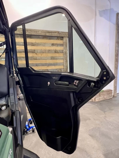 2024 BRP CAN-AM DEFENDER CAB HD-9 EFI + 4X4 + D.P.S + SEULEMENT 6972 KM + RARE & CONDITION A1 