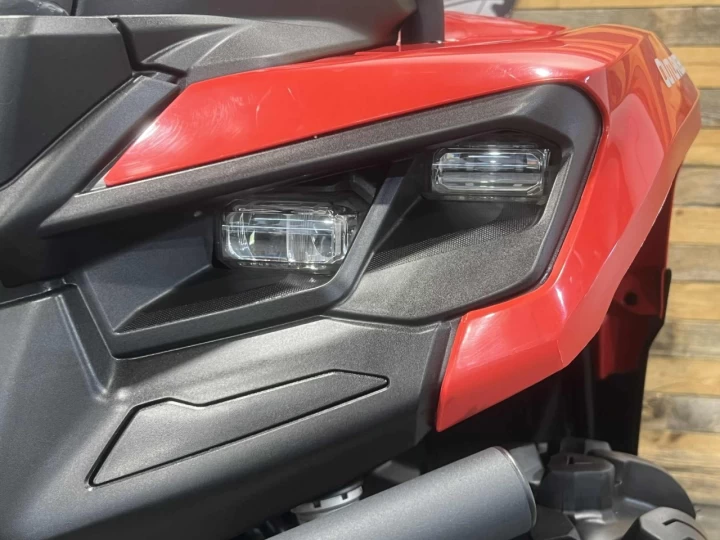 2024 BRP CAN-AM OUTLANDER X-MR 700 EFI + 4X4 + DPS + SEULEMENT 1618 KM + TREUIL X-BULL 4500 LBS 