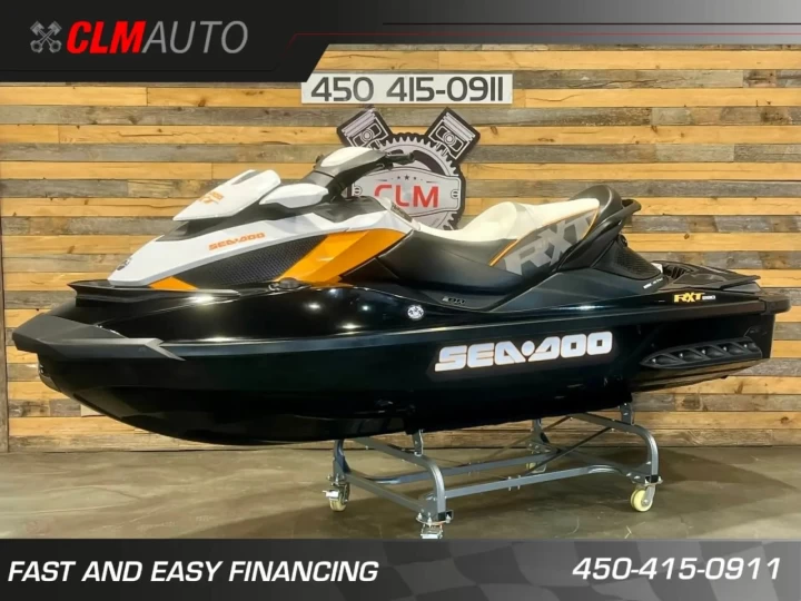 2012 BRP SEA-DOO RXT 260 HP IS = SUSPENSION INTELLIGENTE + SEULEMENT 117 HR + 3 PASSAGERS + MODELE RARE + 
