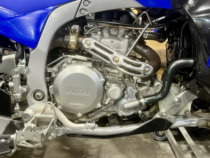 2021 YAMAHA YFZ 450 FI + 2WD + SEULEMENT 46 HR + RARE & CONDITION A1 