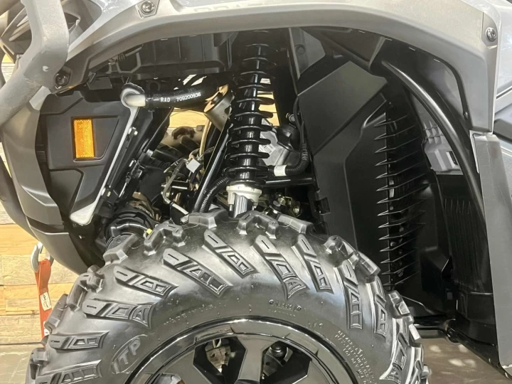 2024 BRP CAN-AM OUTLANDER MAX XT 700 EFI + DPS + 4X4 + SEULEMENT 564 KM + RARE & CONDITION A1 
