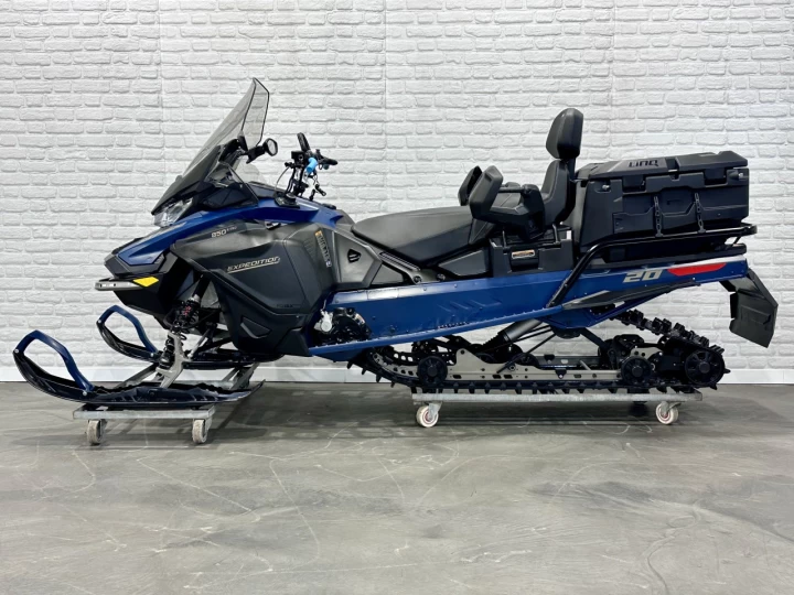 2025 BRP SKI-DOO EXPEDITION S.E 850 E-TEC EFI WT-WIDE TRACK 154'' X 20'' + 1809 KM SEULEMENT + BANC PASSAGER + COFFRE LINQ + RARE & A1 