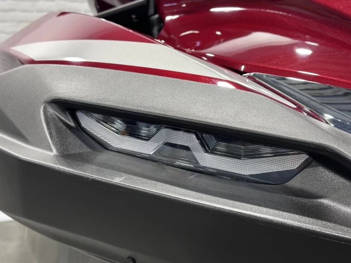 2026 KAWASAKI JET SKI ULTRA 310 LX +JETSOUND AUDIO + SEULEMENT 11 HR + 3 PASSAGERS + TOILE + RARE & A1 