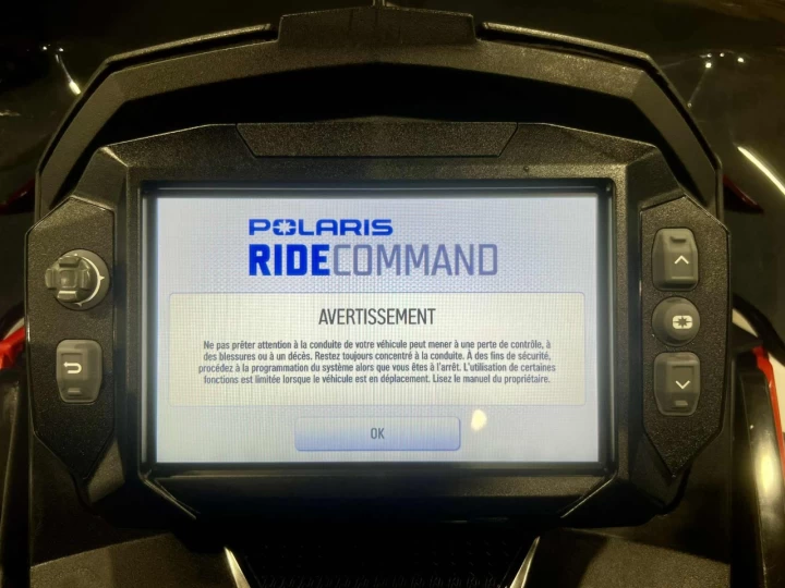 2022 POLARIS INDY 850 XCR 137'' + ECRAN 7S + SEULEMENT 1251 KM + COULEUR RARE & IMPECCABLE A1 