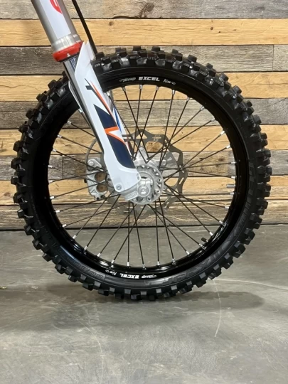 2022 KTM 450 SX-F EFI + SEULEMENT 23 HR + 4 TEMPS + RARE & CONDITION A1 