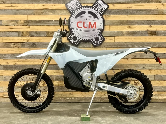 STARK FUTURE VARG EX 60 H.P @ 80 H.P + LÉGALE SUR LA ROUTE + 0KM NEUVE + 2 ANS DE GARANTIE  2025