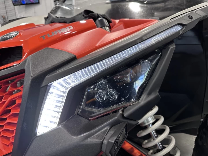2021 BRP CAN-AM MAVERICK X3 X-RC TURBO + 4WD + DPS + FOX + AUDIO + 64'' + SEULEMENT 3576 KM 