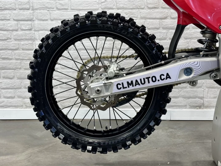 2026 STARK FUTURE VARG 1..2 MX ALPHA 80 H.P + 100% VE-MOTOCROSS ELECTRIQUE + UNITÉ DÉMO 70 HR + GARANTIE 2028 + RARE & A1 