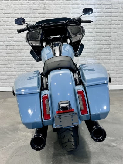 2024 HARLEY DAVIDSON FLTRX ROAD GLIDE 117 c.i = 1923 cc EFI + SEULEMENT 4492 KM + ECRAN 12'' + GARANTIE 2029 + RARE & A1 