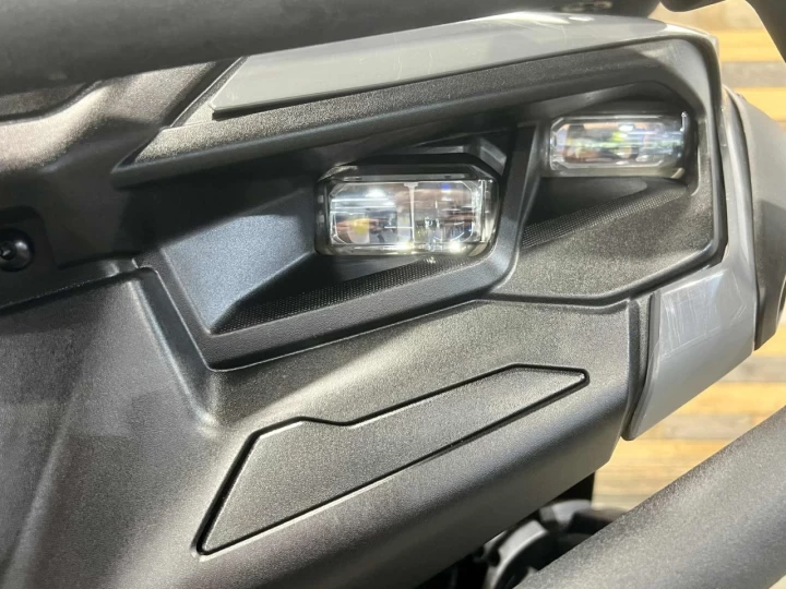 2024 BRP CAN-AM OUTLANDER MAX XT 700 EFI + DPS + 4X4 + SEULEMENT 564 KM + RARE & CONDITION A1 