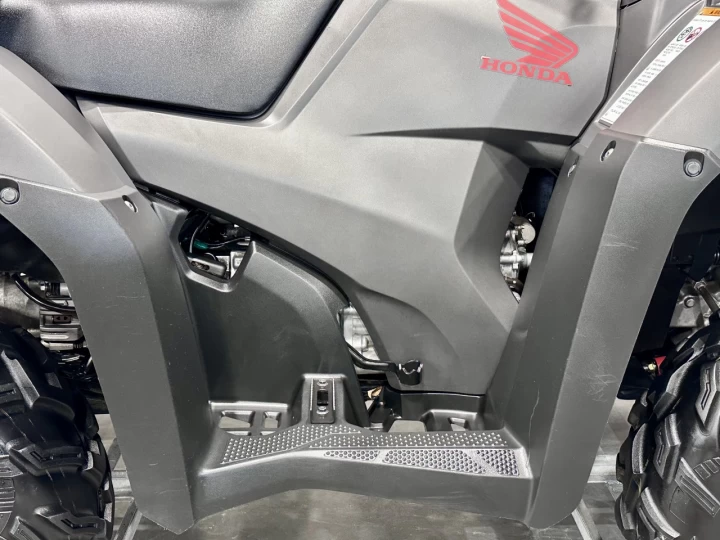 2019 HONDA TRX FOREMAN RUBICON 500 DELUXE + 4WD + POWER STEERING + SEULEMENT 790 KM + IMPECCABLE & RARE 