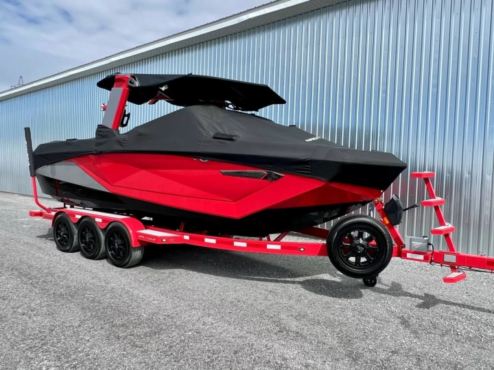 2022 SUPER AIR NAUTIQUE G23 + TOUTES OPTIONS $$$ + REMORQUE DLX + SEULEMENT 105 HR 