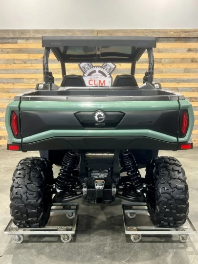 2025 BRP CAN-AM COMMANDER 700 EFI + 4X4 + DPS + BAS KM + 2 X EN INVEMTAIRE 