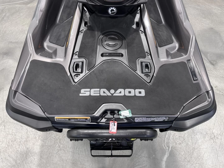 2021 BRP SEA-DOO GTX 230 H.P + IBR + VTS + AUDIO PREMIUM + SEULEMENT 32 HR + 3 PASSAGERS + RARE & A1 