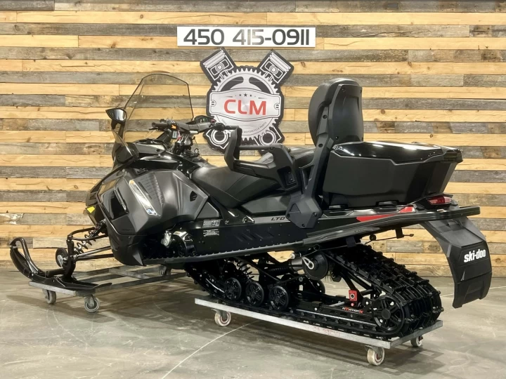 2023 BRP SKI-DOO GRAND TOURING LIMITED 900 ACE EFI + ITC + 137'' QUIET DRIVE + SUSPENSION A AIR _ BAS KM 6805 KM 