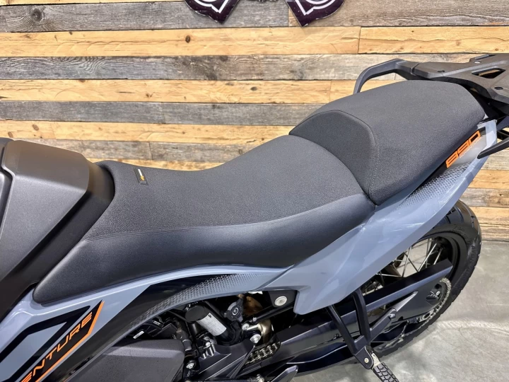 2021 KTM 890 ADVENTURE + A.B.S + BEAUCOUP D'ÉQUIPEMENTS INCLUS $$$ + 18595 KM + RARE & A1 