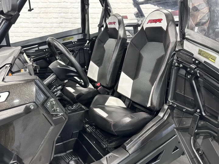 2016 POLARIS RZR XP 1000 EFI + 4WD + E.P.S + FOX + AUDIO + CABINE FERMÉ + CHAUFFAGE + RARE & A1 