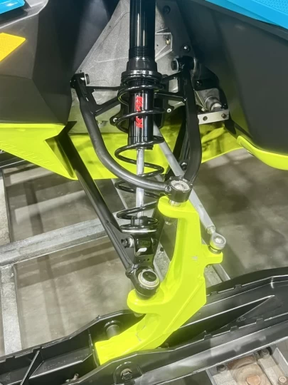 2020 BRP SKI-DOO SUMMIT X 850 E-TEC SHOT 165'' + SEULEMENT 2328 KM + PONT NEUF 0 KM + CONDITION A1 