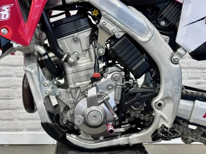 2024 HONDA CRF 250R PGM-FI + 4 TEMPS + SEULEMENT 52.5 HEURES + RARE & A1 