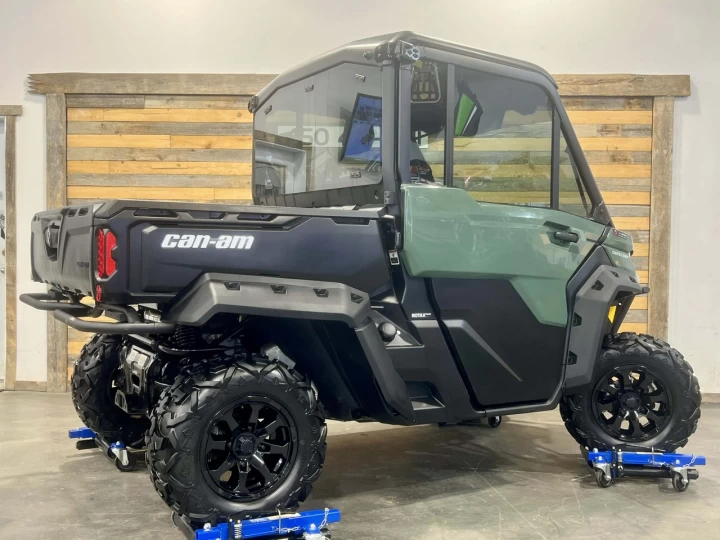 2024 BRP CAN-AM DEFENDER CAB HD-9 EFI + 4X4 + D.P.S + SEULEMENT 6972 KM + RARE & CONDITION A1 