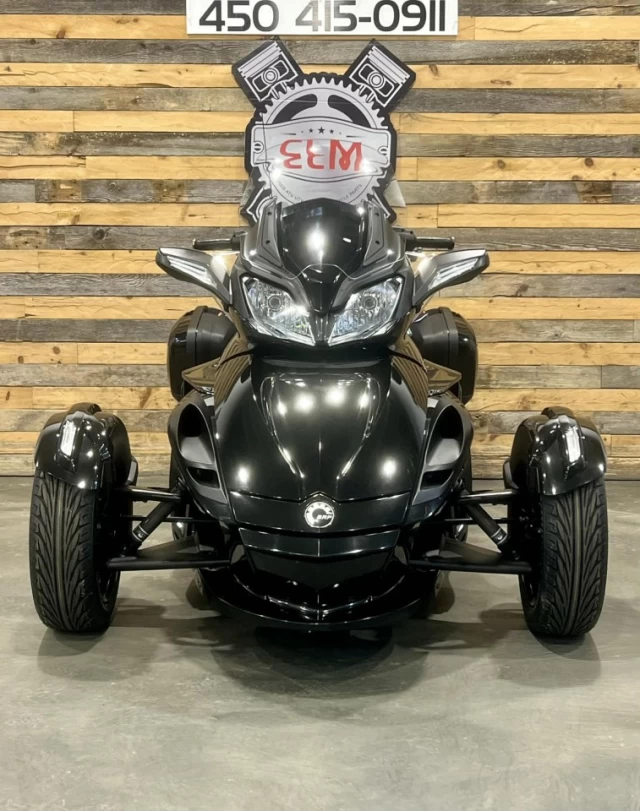 BRP CAN-AM SPYDER ST LIMITED SE-5 (SEMI-AUTOMATIQUE) + BAS KM 26699 KM + GPS + RADIO + SACCOCHE + COULEUR RARE & A1  2015