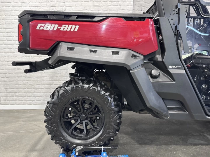 2016 BRP CAN-AM DEFENDER XT HD-10 EFI + 4WD + DPS + CABINE + CHAUFRETTE + 11130 KM + RARE & A1 
