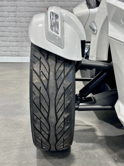 2018 BRP CAN-AM SPYDER RT LIMITED + SE-6 (SEMI-AUTOMATIQUE) + ROTAX 1330 EFI + ENSEMBLE CHROME + RARE & A1 