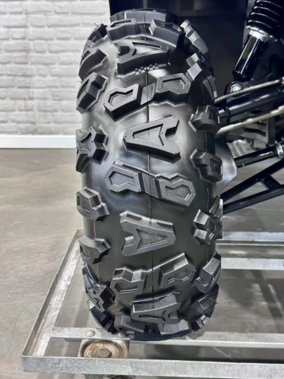 2025 CF MOTO C-FORCE 600 EFI TOURING + EPS + 4WD + SEULEMENT 136 KM + GARANTIE 2030 + RARE & IMPECCABLE A1 