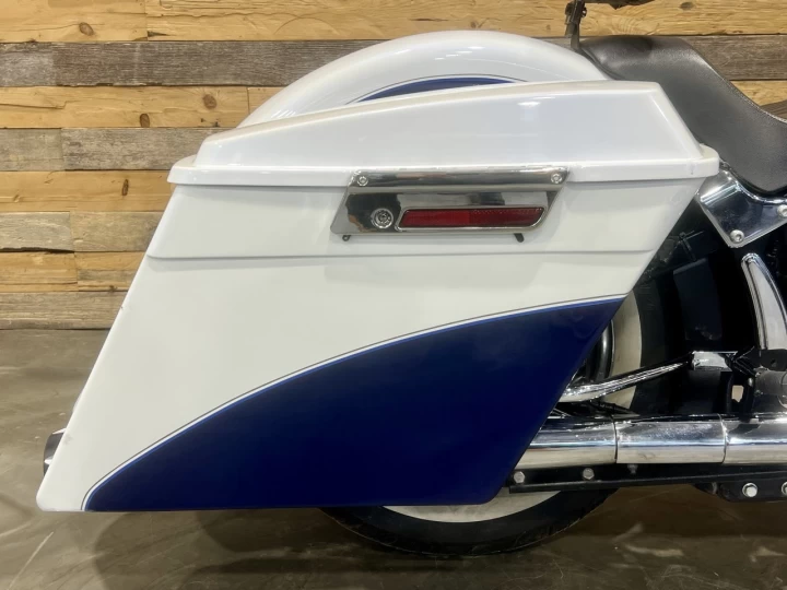 2006 HARLEY DAVIDSON FLSTN SOFTAIL DELUXE + LOOK UNIQUE & CUSTOM + ROUE AVANT 21'' + AUBAINE $$$ 