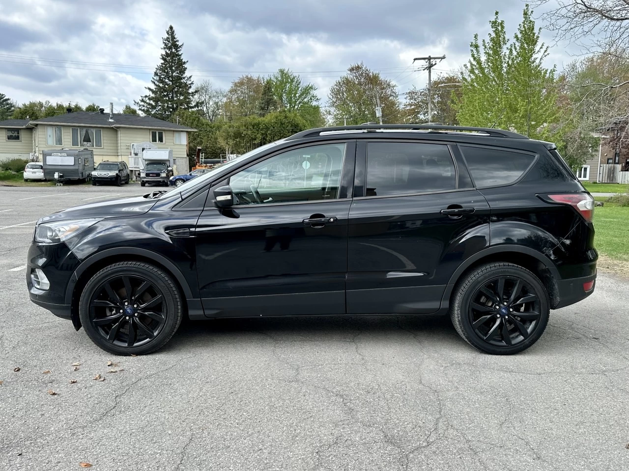 2017 FORD ESCAPE TITANIUM 4WD + 2.0L ECOBOOST + 172524 KM + TOUTE NOIR  Image principale