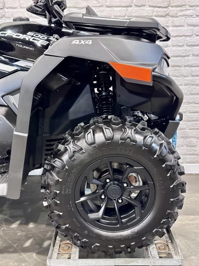 2025 CF MOTO C-FORCE 600 EFI TOURING + EPS + 4WD + SEULEMENT 136 KM + GARANTIE 2030 + RARE & IMPECCABLE A1 