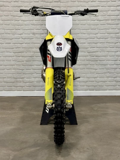 2024 HUSQVARNA TC 250 EFI + 2 TEMPS + MX - MOTOCROSS + SEULEMENT 9. 6 HR + RARE & A1 
