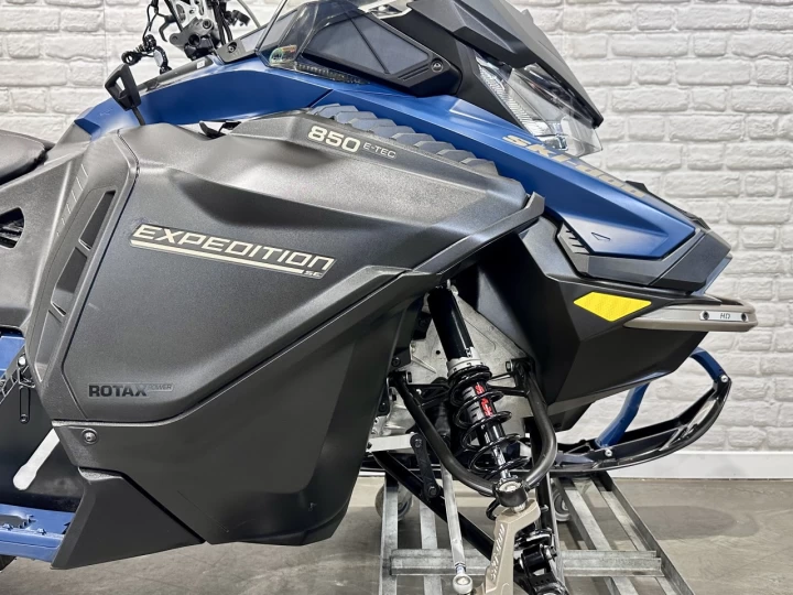 2025 BRP SKI-DOO EXPEDITION S.E 850 E-TEC EFI WT-WIDE TRACK 154'' X 20'' + 1809 KM SEULEMENT + BANC PASSAGER + COFFRE LINQ + RARE & A1 