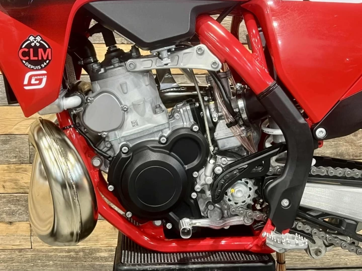 2023 GASGAS MC 250 + 2 TEMPS + SEULEMENT 3.8 HEURES + MX-MOTORCROSS + RARE & IMPECABLE A1 