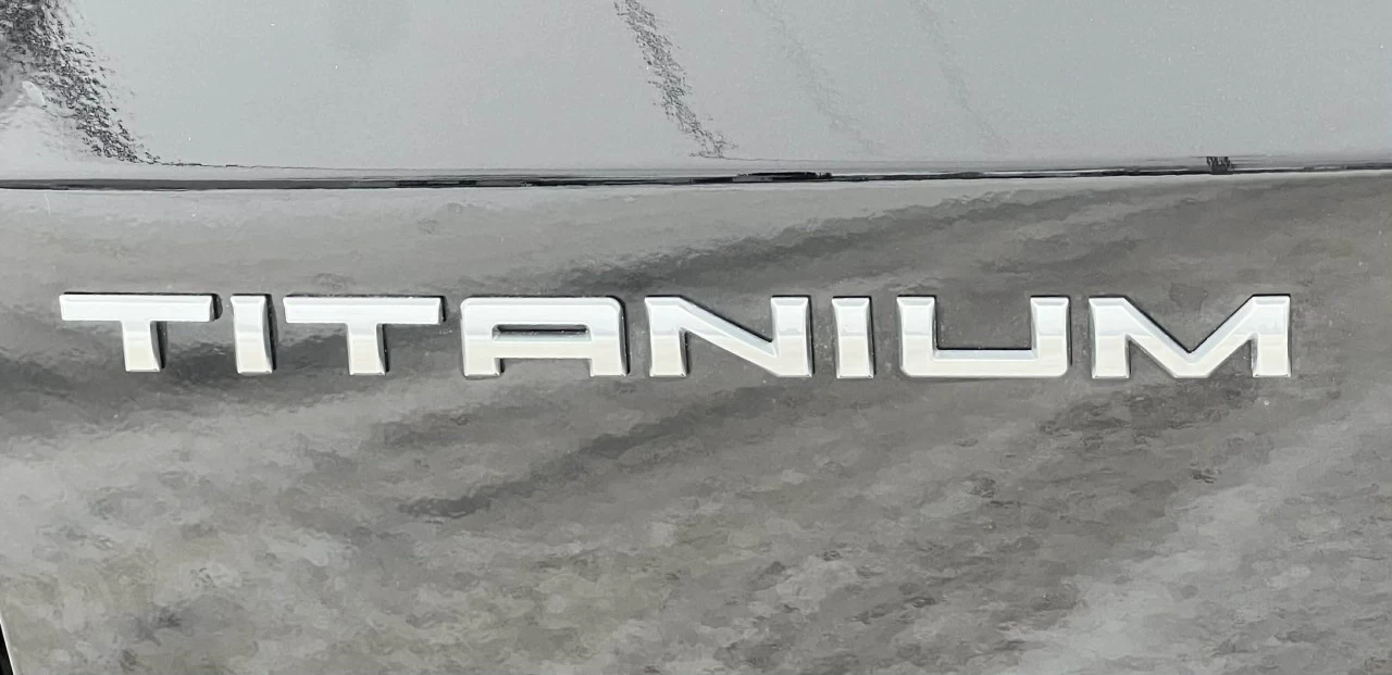 2020 FORD ESCAPE TITANIUM HYBRIDE AWD + 91150 KM + MODELE LUXUEUX & TOUTE ÉQUIPÉE  Image principale