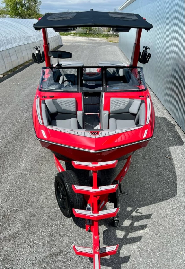 SUPER AIR NAUTIQUE G23 + TOUTES OPTIONS $$$ + REMORQUE DLX + SEULEMENT 105 HR  2022