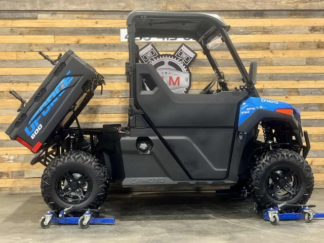 CF MOTO U-FORCE 600 EFI + 4X4 + EPS + SEULEMENT 337 KM + BEAUCOUP D'ÉQUIPEMENTS $$$ + GARANTIE  2023