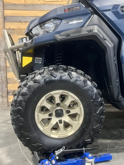 2025 BRP CAN-AM DEFENDER MAX CREW HD-10 LIMITED + 4X4 + DPS + HVAC + AUDIO + 5200 KM + GARANTIE + RARE & A1 