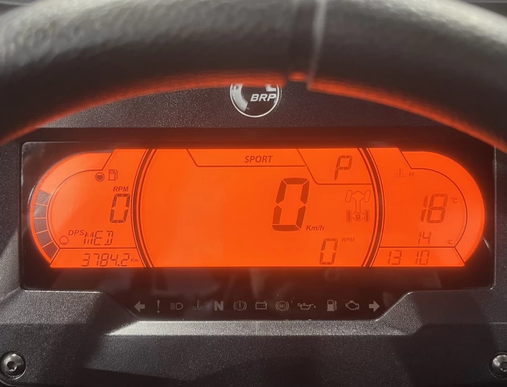 2024 BRP CAN-AM MAVERICK X3 X-RC TURBO ''RR'' 200 H.P + DPS + 4WD + 64'' + FOX + SEULEMENT 3784 KM + RARE & A1 