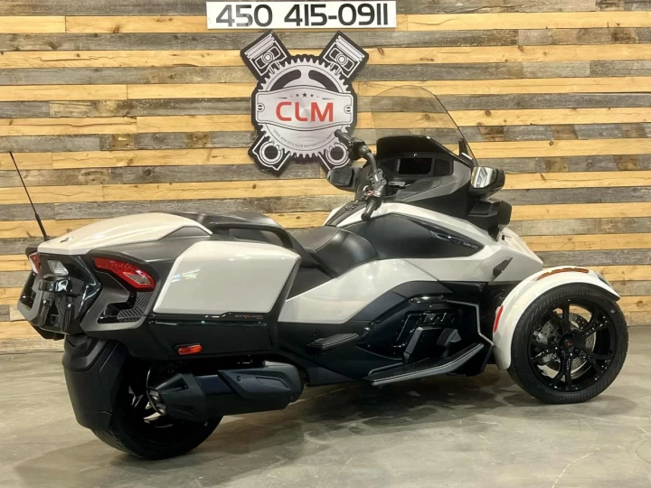 2020 BRP CAN-AM SPYDER RT SE-6 (SEMI-AUTOMATIQUE) + 56770 KM + COULEUR ET MODELE RARE + CONDITION A1 