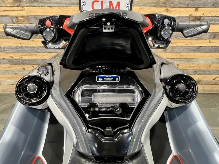 2024 BRP SEA-DOO RXT-X 325 H.P + IBR + VTS + PREMIUM AUDIO + TECH PKG + 40 HR + 3 PASSAGERS + RARE 