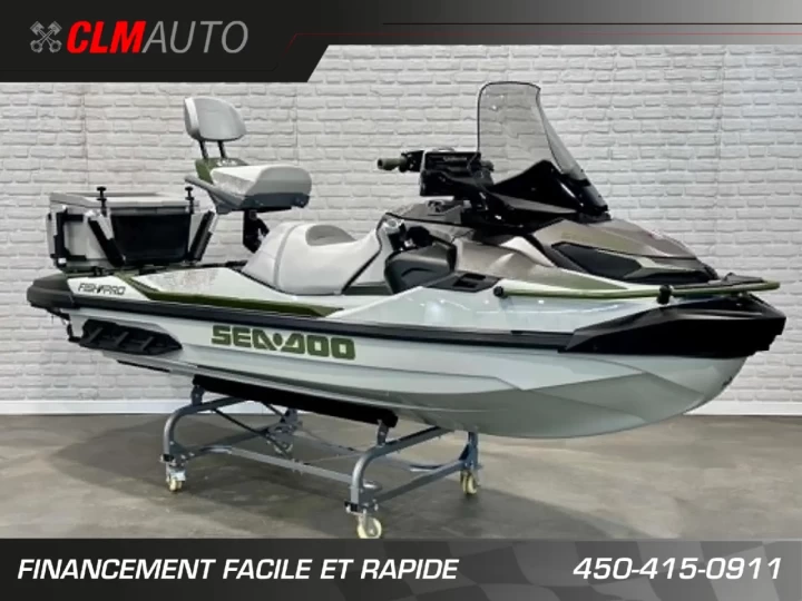 2025 BRP SEA-DOO FISHPRO APEX EDITION 300 HP + IBR + VTS + IDF + GPS + AUDIO + TECH PKG + COOLER + 3 PASSAGERS + 4 HR + RARE & A1 
