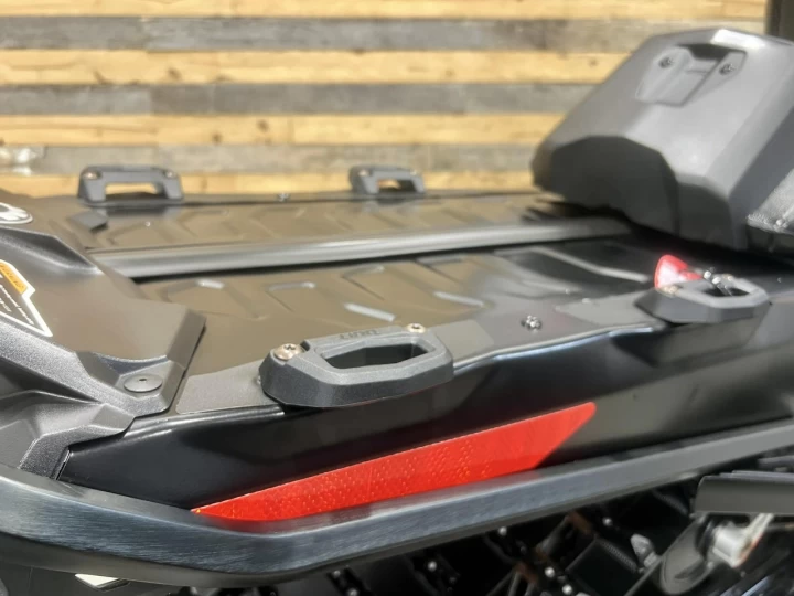 2023 BRP SKI-DOO RENEGADE X 850 E-TEC 137'' + REV GEN5 + SEULEMENT 5718 KM + CONDITION A1 