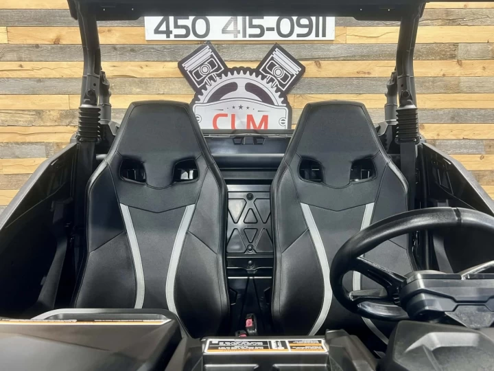 2025 BRP CAN-AM COMMANDER 700 EFI + 4X4 + DPS + BAS KM + 2 X EN INVEMTAIRE 