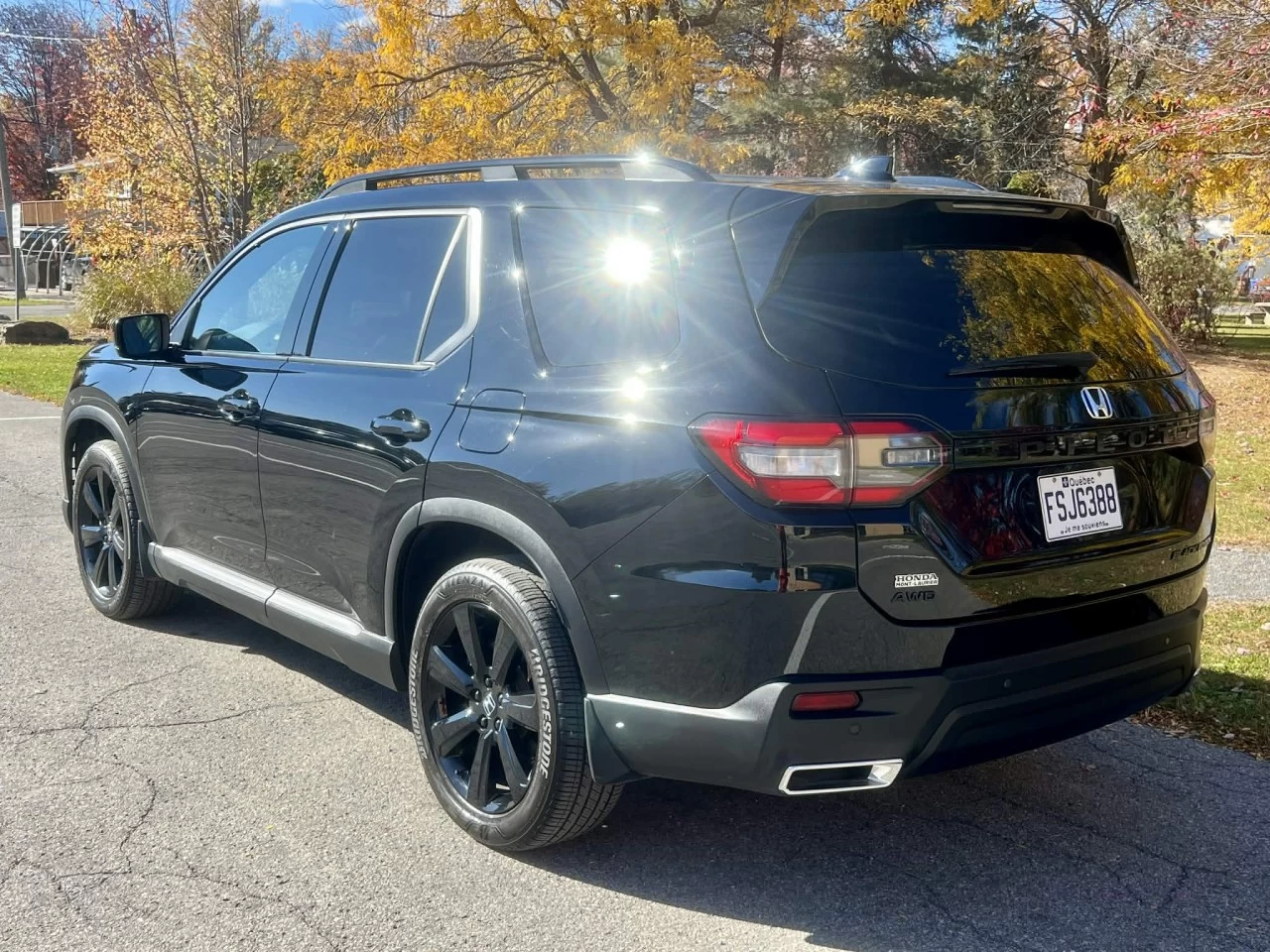 2023 HONDA PILOT BLACK EDITION AWD + V6 3.5L + SEULEMENT 34856 KM + GARANTIE  Main Image