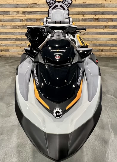 2025 BRP SEA-DOO FISH PRO 170 HP EDITION TROPHY + IBR + VTS + IDF + GPS + AUDIO + TECH PKG + COOLER + 4 HR + COULEUR & MODELE RARE + A1 