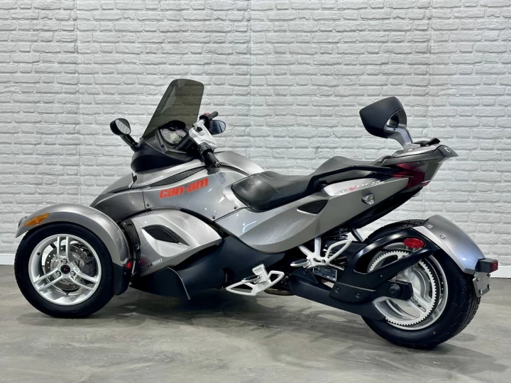 2011 BRP CAN-AM SPYDER RS - ROADSTER SE-5 (SEMI-AUTOMATIQUE) SEULEMENT 29289 KM + RARE & IMPECCABLE A1 