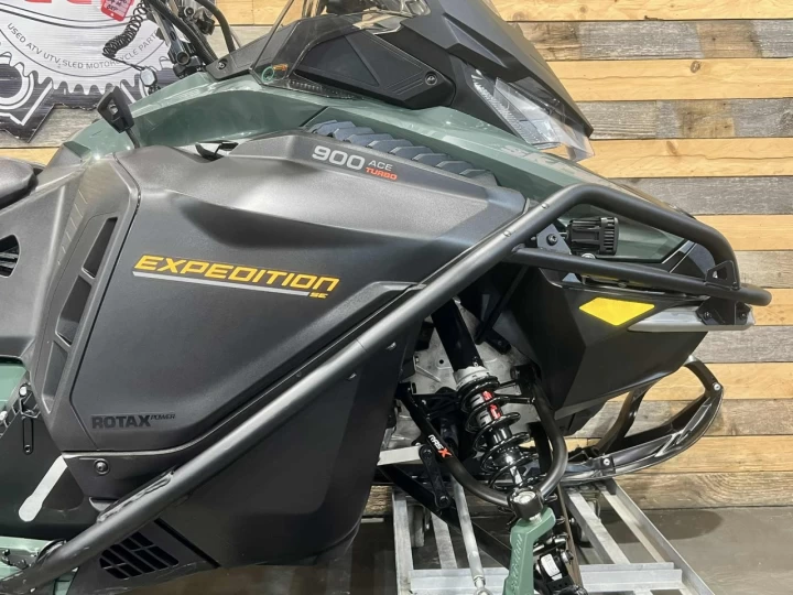 2023 BRP SKI-DOO EXPEDITION S.E 900 ACE EFI TURBO 130 H.P ITC WT-WIDE TRACK 154 X 20 + BANC DOUBLE + COFFRE LINQ + 4303 KM 