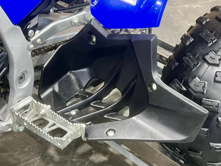 2021 YAMAHA YFZ 450 FI + 2WD + SEULEMENT 46 HR + RARE & CONDITION A1 