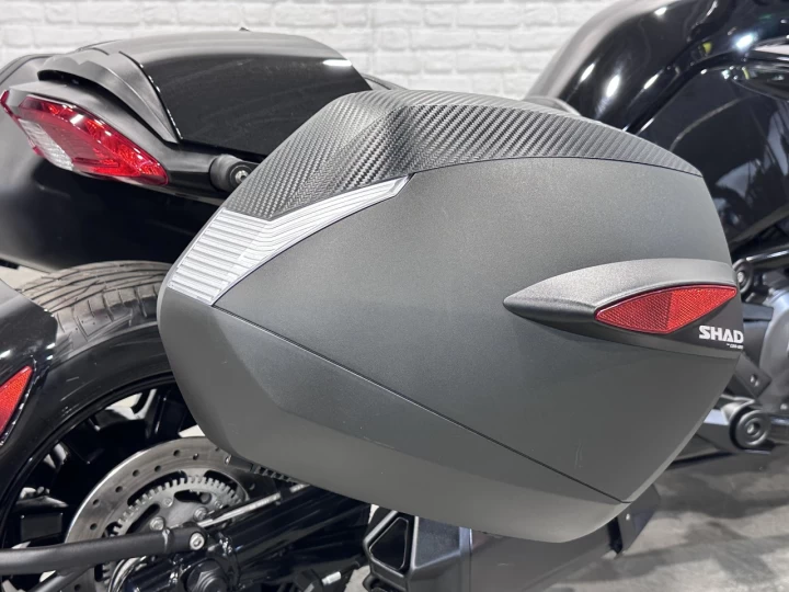 2023 BRP CAN-AM SPYDER F3 SE-6 = SEMI-AUTOMATIQUE + ROTAX 1330 ACE EFI + SEULEMENT 18205 KM + TOUT NOIR + RARE & A1 